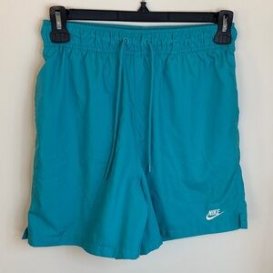 Nike Blue Green Men’s Club Woven Flow
Shorts, Small